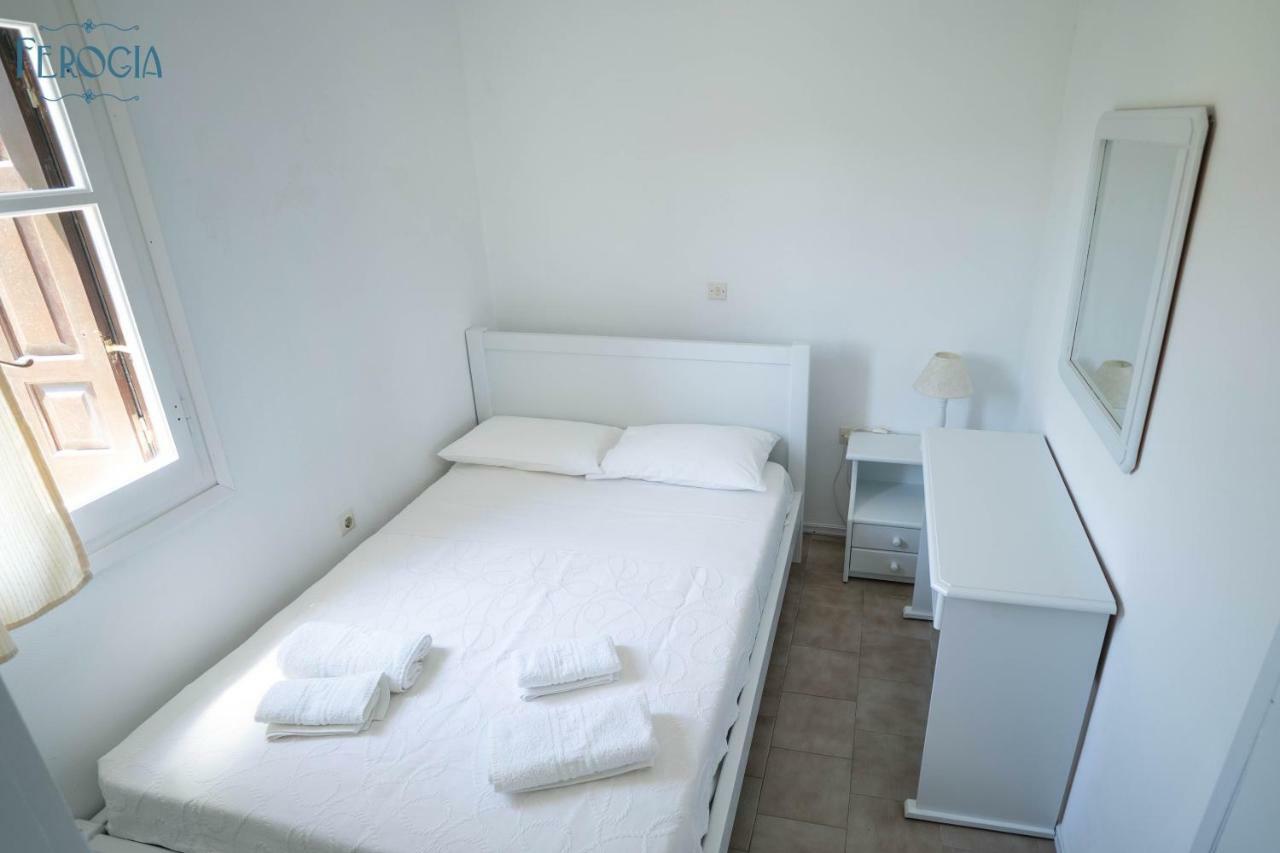 Ferogia Hotel Skyros Bagian luar foto