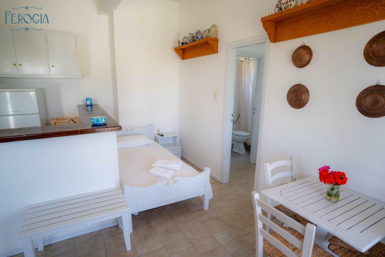 Ferogia Hotel Skyros Bagian luar foto