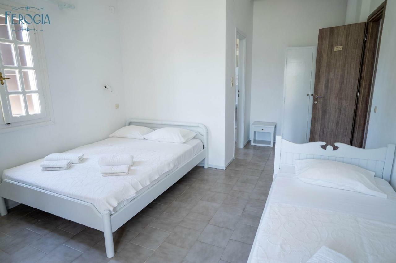 Ferogia Hotel Skyros Bagian luar foto